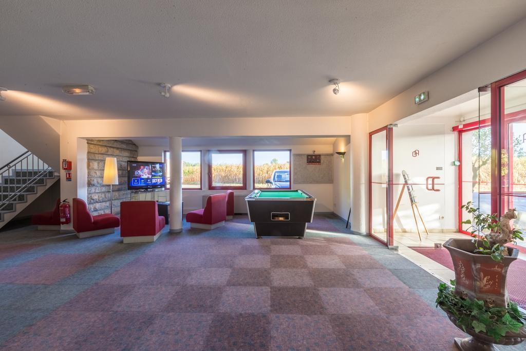 Aliotel Cazères-sur-lʼAdour Extérieur photo