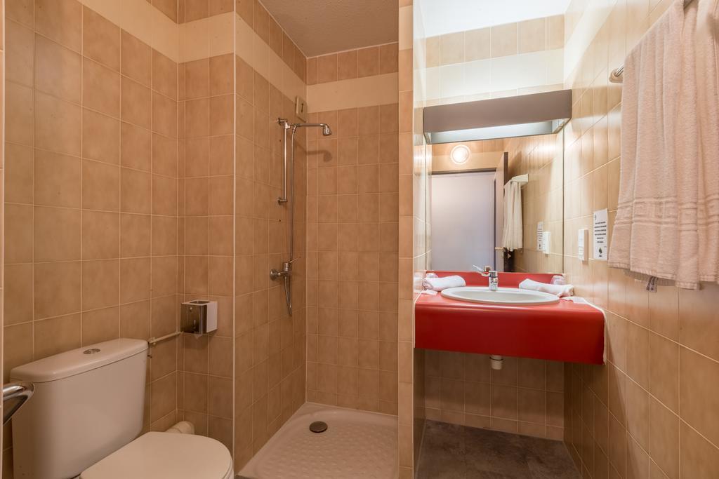 Aliotel Cazères-sur-lʼAdour Extérieur photo
