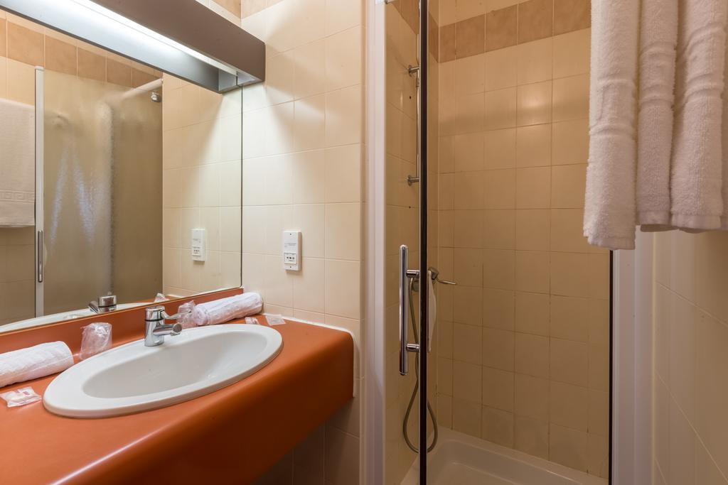 Aliotel Cazères-sur-lʼAdour Extérieur photo