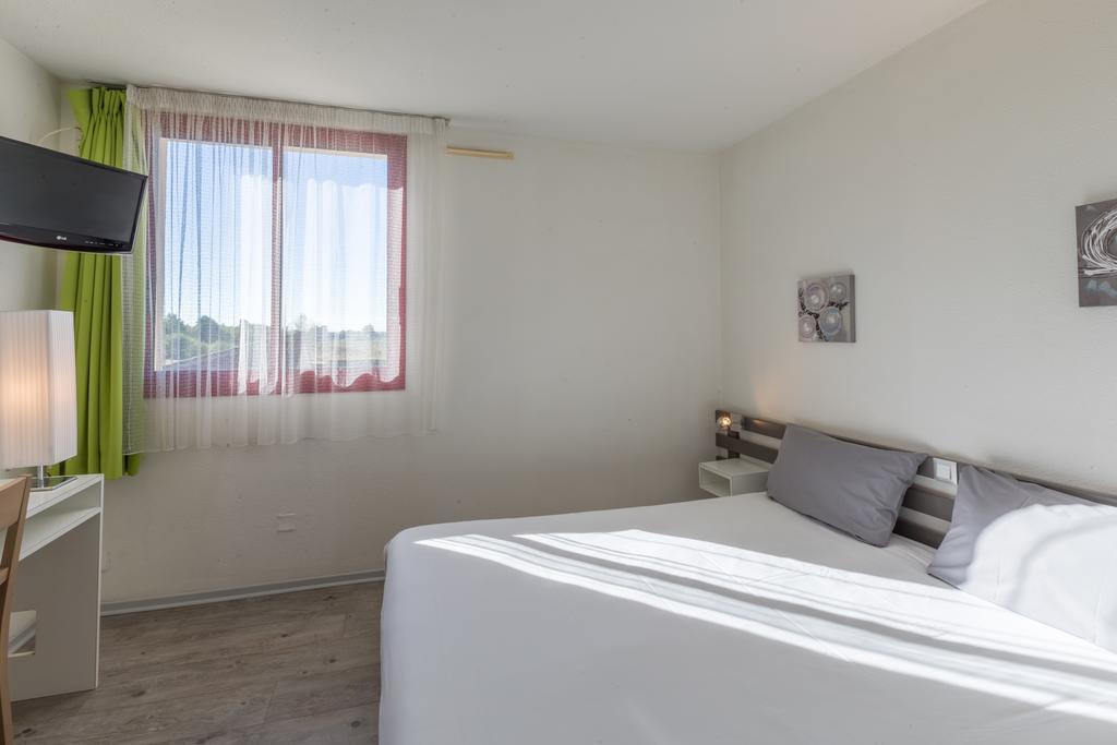 Aliotel Cazères-sur-lʼAdour Extérieur photo