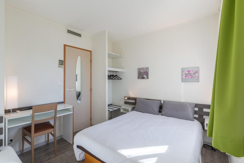 Aliotel Cazères-sur-lʼAdour Extérieur photo