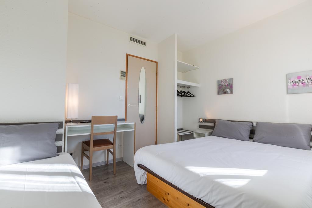 Aliotel Cazères-sur-lʼAdour Extérieur photo