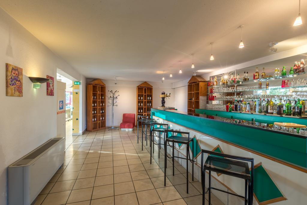 Aliotel Cazères-sur-lʼAdour Extérieur photo