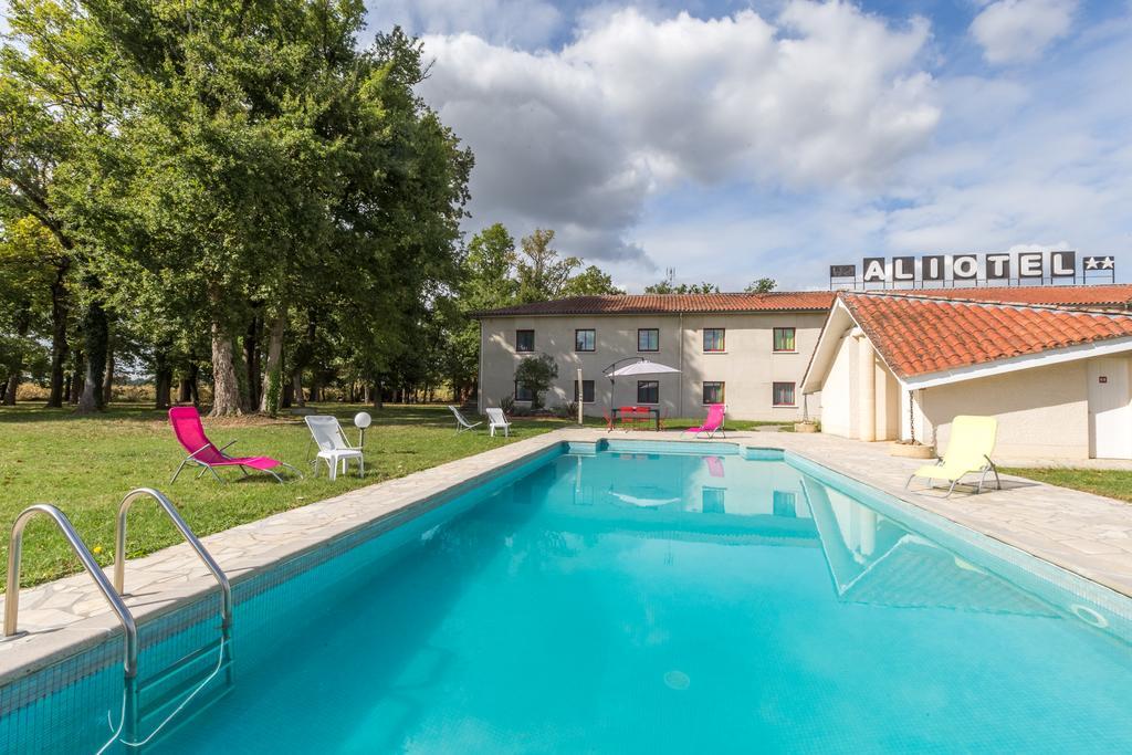 Aliotel Cazères-sur-lʼAdour Extérieur photo