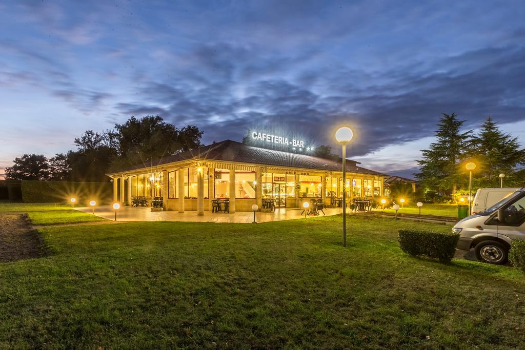 Aliotel Cazères-sur-lʼAdour Extérieur photo